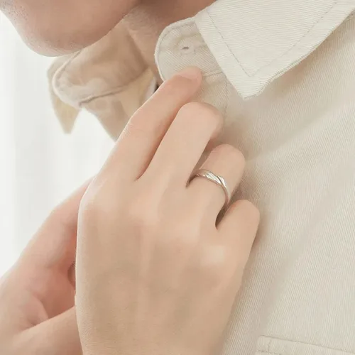 Vista 5 de Anillo abierto para hombres y mujeres, con ala de dragón, ajustable, color blanco y negro, anillo de promesa para novio, novia