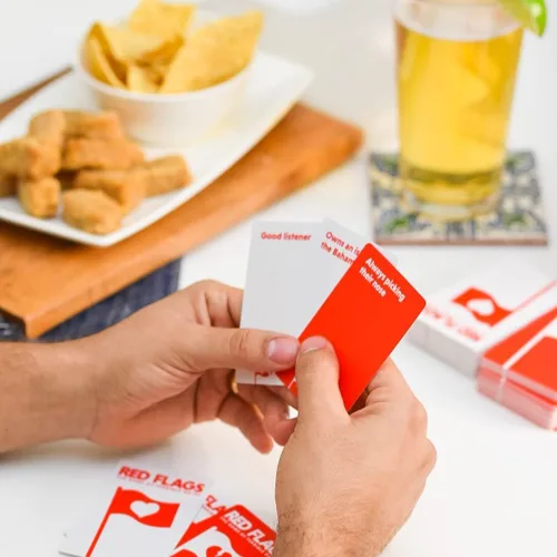 Vista 6 de Red Flags: El juego de citas terribles Divertido juego de cartas/juego de fiesta para adultos, 3-10 jugadores de Jack Dire, creador de Superfight