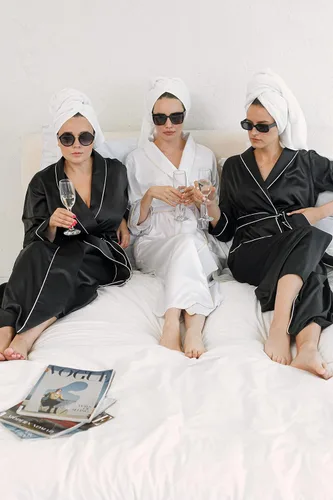 Vista 4 de Batas largas de seda para mujer, bata de satén de talla grande para mujer, kimono sexy para dormir
