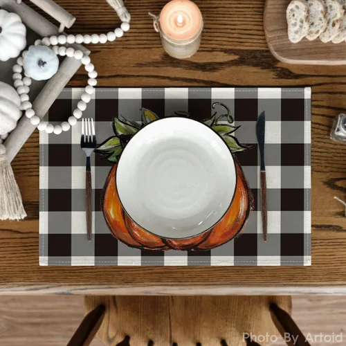 Vista 2 de Artoid Mode Juego de 4 manteles individuales de otoño con diseño de calabaza a cuadros de búfalo de 12 x 18 pulgadas para decoración de fiestas