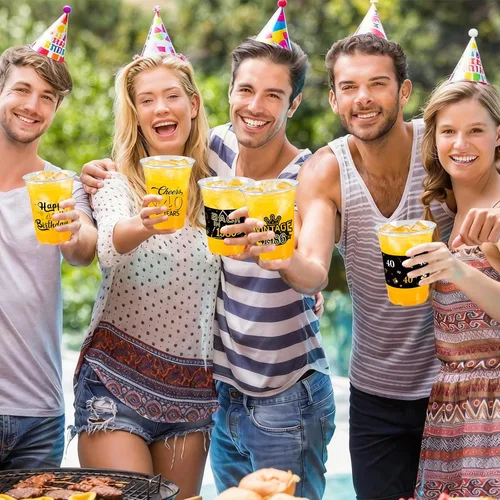 Vista 2 de 50 Piezas Vasos de Plástico para Fiesta de Cumpleaños 40 a Granel, 16 Oz Vasos de Beber Desechables de Plástico Transparente Negro Dorado