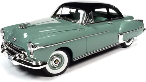 Vista 2 de American Muscle 1950 Olds 88 Holiday Coupe 1:18 Kit de modelo fundido a troquel