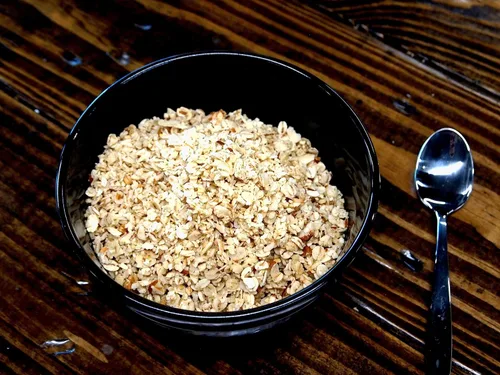 Vista 6 de Burl Barley Granola, Granola de vainilla y almendras, grano de cebada, 1 libra, paquete de 2, cereal de cebada enrollado de grano entero