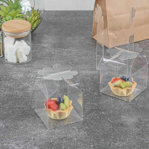 Vista 7 de Restaurantware - Cajas de recuerdo de boda de 2.8 x 2.4 pulgadas, 100 cajas de dulces transparentes con parte superior de trébol. Para bodas, baby