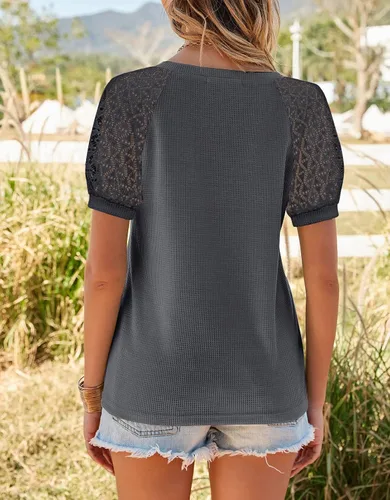 Vista 4 de MEROKEETY - Blusa de manga corta con cuello en V y encaje, de verano, para mujer