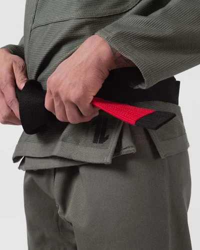 Vista 2 de KINGZ The One Brazilian Jiu Jitsu Gi - Kimono BJJ ligero y duradero para hombre - IBJJF Legal - 400gsm Pearl Weave Pro Training