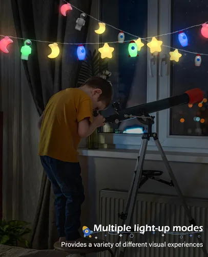 Vista 5 de AceList Guirnalda de 20 luces LED con temática espacial con astronautas, cohetes, estrellas y lunas, funciona con USB y pilas con control remoto
