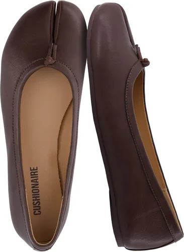 Vista 15 de CUSHIONAIRE Maki Tabi - Zapatos planos para mujer, con puntera dividida, suela flexible y plantilla acolchada Negro