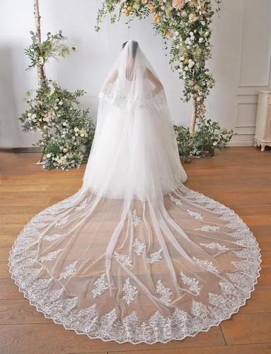 Vista 3 de ElieHouse 2 Tier Cathedral Length Sequin Lace Wedding Bridal Veil With Metal Comb