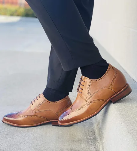 Vista 6 de CALTO Zapatos de ascensor invisibles para hombre - Cuero premium marrón con punta de ala con cordones Oxfords formales - 3 pulgadas más alto - Y10652