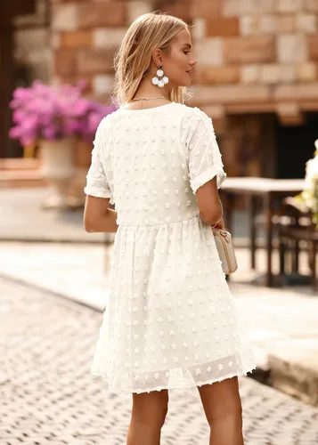 Vista 5 de KIRUNDO Vestido corto de manga corta de verano para mujer, vestido casual, suelto y con un cuello en V sexy, vestido holgado de punto suizo