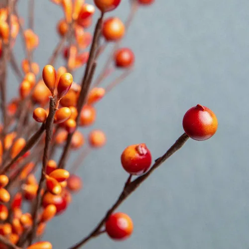 Vista 6 de JINGHONG Paquete de 6 tallos de bayas de otoño de 43 cm de alto, púas de bayas naranjas artificiales, púas florales artificiales para jarrones Baya