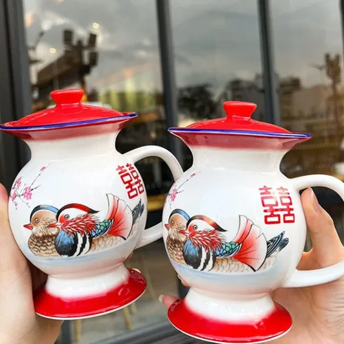 Vista 4 de SHERCHPRY Tazas de leche de cerámica, Taza en forma de escupitón con tapa, Tazas de broma, Tazas chinas retro de porcelana, Tazas de agua