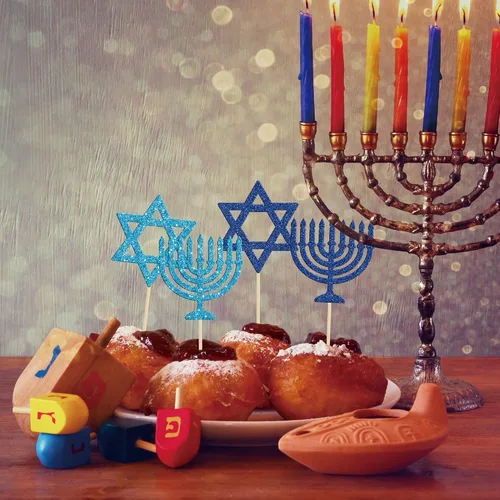 Vista 5 de Gyufise 24 decoraciones para cupcakes de Feliz Hanukkah Star of David, decoraciones para fiestas de Hanukkah, suministros de fiesta temática