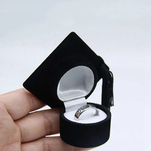 Vista 5 de Amosfun Caja de anillo con forma de sombrero de doctor, regalo de graduación, organizador creativo, caja de almacenamiento, soporte para anillo