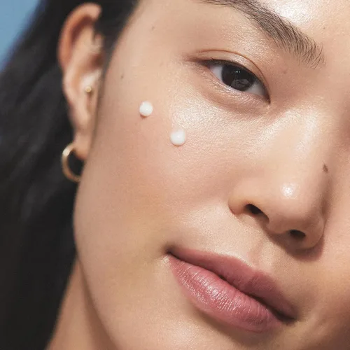 Vista 3 de KORA Organics Suero alternativo al retinol de células madre vegetales, suero facial reafirmante, reafirma los signos del envejecimiento, promueve