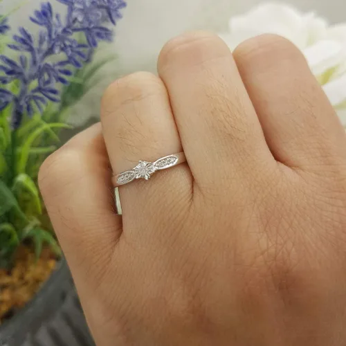 Vista 2 de Dazzlingrock Collection Anillo de compromiso nupcial con diamantes redondos de 0.06 quilates (ctw), plata de ley, Plata de ley, Diamante blanco