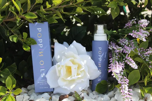 Vista 6 de There's Nobody Betta - Aceite vegano 3 en 1 para cabello, piel y uñas con coco y lavanda, botella de vidrio de 4 onzas