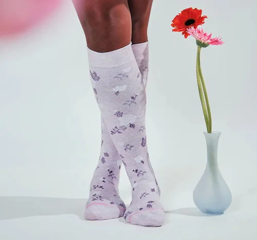 Vista 2 de Dr. Motion 3 pares de calcetines terapéuticos de compresión graduada hasta la rodilla para mujer 3Wcomp-A