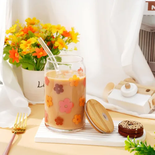 Vista 5 de Whaline 4 tazas de café helado boho con tapas y pajitas de bambú, vasos retro Groovy de 16 onzas, arco iris, cara, flor, cerveza, vaso de vidrio
