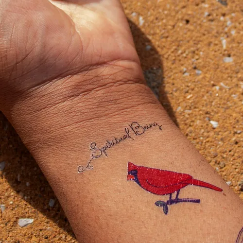Vista 2 de Aquí y ahora afirmaciones ponibles - 26 tatuajes temporales, diseños artísticos de tatuajes falsos, letras pequeñas, ilustraciones florales