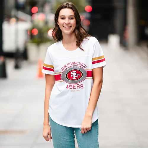 Vista 4 de Ultra Game Women's NFL Official Soft Mesh Varsity Stripe T-Shirt