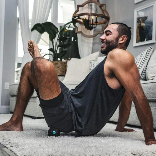 Vista 7 de Compex Molecule - Pelota de masaje vibratoria compacta