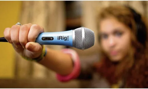 Vista 3 de IK Multimedia Micrófono karaoke iRig Voice (azul) para smartphones y tablets