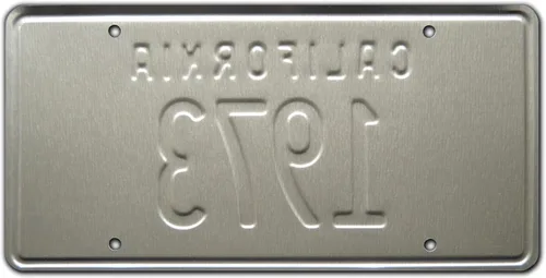 Vista 2 de California Vintage Hot Rod 1973 Placa de matrícula de tocador con estampado de metal