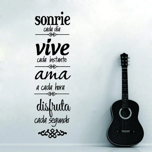 Vista 3 de Calcomanía de pared con reglas familiares inspiradoras españolas, Sonríe, Vive, cita AMA para comedor y sala de estar, arte de vinilo de PVC