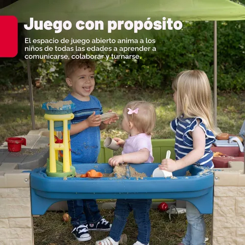 Vista 4 de Step2 Patio de Juegos Todo Alrededor con Toldo – Casa de juegos al aire libre sombreada para niños con características realistas e interactivas