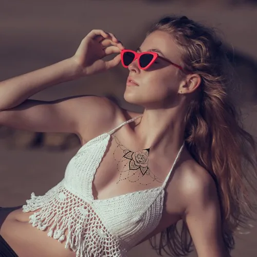 Vista 6 de 6 hojas de tatuajes temporales para mujeres y niñas, impermeables, tatuajes falsos de flores de rosas, tatuajes sexys debajo del busto, joyería