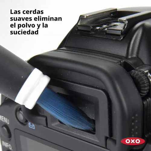 Vista 3 de OXO Grips Cepillo de limpieza de electrónicos Las cerdas suaves barren el polvo, limpiaparabrisas de silicona agarra la suciedad, ideal
