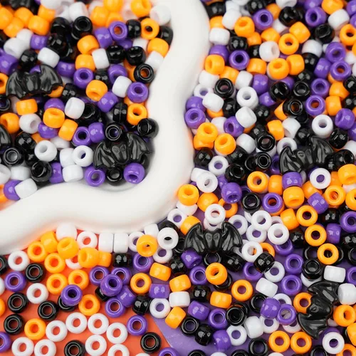 Vista 8 de 1200 cuentas de poni de Halloween, 45 cuentas de murciélago negro, 0.236 x 0.354 in, cuentas de pony negro, morado, naranja, blanco, para joyas 4