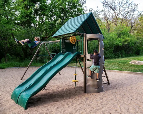 Vista 11 de Lifetime Big Stuff - Juego de columpio de dos diapositivas