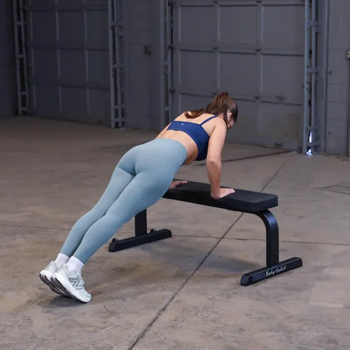 Vista 10 de Body-Solid (GFB350B) Banco de pesas plano de 600 libras de capacidad ajustable para entrenamiento de fuerza, estiramiento, ejercicios abdominales