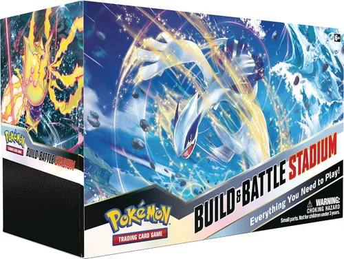 Vista 2 de Pokémon TCG: Espada y Escudo Silver Tempest Estadio de Construcción y Batalla