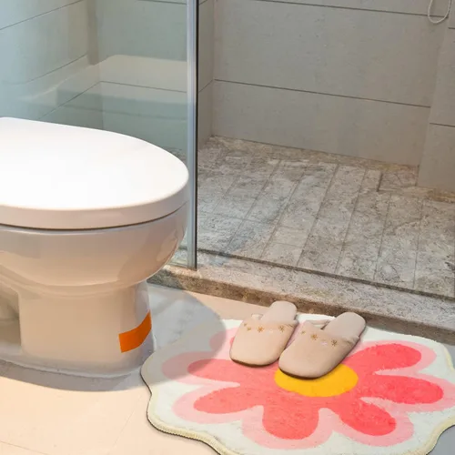 Vista 2 de Qunclay 4 tapetes de baño con diseño de flores, de 15.8 x 15.8 pulgadas, alfombra de baño lavable en forma de margarita, antideslizante, absorbente