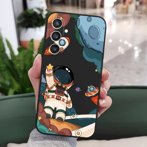 Vista 3 de LEECG Funda para Galaxy S23 FE, diseño creativo de impresión lateral de astronauta para Samsung S23 FE 5G, funda protectora resistente de silicona
