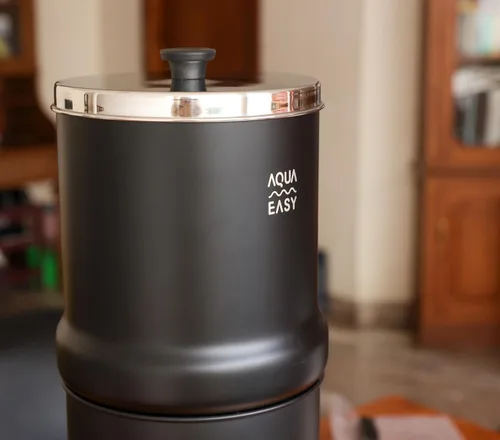 Vista 3 de AquaEasy Sistema de Filtro de Agua por Gravedad de Acero Inoxidable con Certificación NSF/ANSI 372 (2.25 Galones) 2X Filtro de Carbón Activado