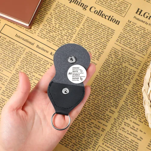 Vista 4 de Sureio Ficha de recuerdo de bolsillo para relaciones a larga distancia, recuerdo de acero inoxidable, regalo inspirador de doble cara con llavero