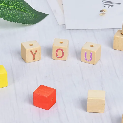 Vista 3 de Supkiir Cubos de madera para manualidades, 100 bloques de madera con agujeros, cubos de madera sin terminar para proyectos de bricolaje, alfabeto
