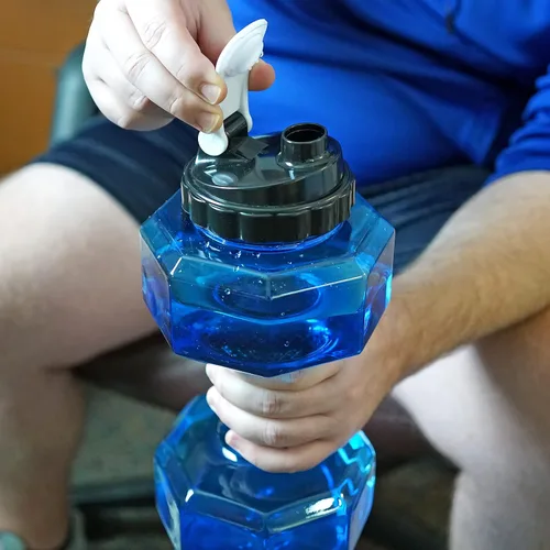 Vista 5 de Southern Homewares Botella de agua con forma de mancuernas de 2.2 L, para ejercicio, gimnasio, fitness, deportes, entrenamiento, portátil, Azul