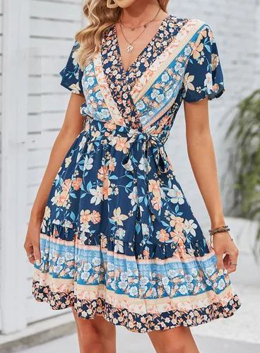 Vista 2 de ZESICA - Vestido corto con cuello en V cruzado para mujer, estampado floral bohemio, con vuelos, acampanado, vestido de verano 2024 para la playa
