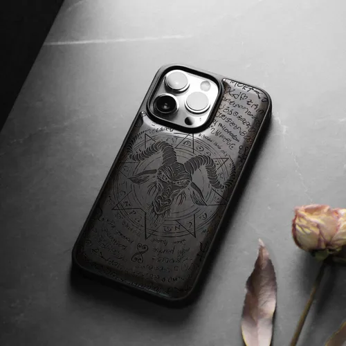 Vista 4 de Carveit Funda magnética de madera para iPhone 13 Pro Max [madera natural y TPU suave negro] Funda protectora de madera única y elegante a prueba