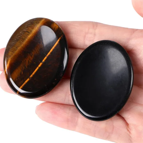 Vista 11 de YATOJUZI Juego de 4 piedras ovaladas para preocupación del pulgar, 7 chakras, amatista, cuarzo rosa, ojo de tigre, piedras naturales talladas a