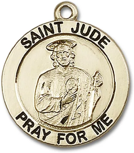Vista 2 de Colgante de San Judas relleno de oro de 1 x 7/8 pulgadas con cadena pesada, Metal