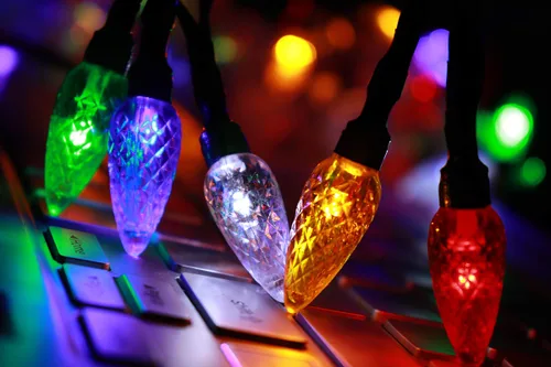 Vista 5 de Cable de carga para teléfono con luz navideña, cable de carga de bombillas de luces navideñas para automóvil, USB-A a tipo C de 55"/10 LED