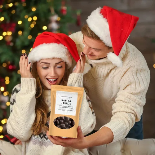 Vista 6 de Almendras de chocolate oscuro de Santa Turds, regalos gourmet de Kepperton para hombres, divertidos dulces navideños para adolescentes, rellenos
