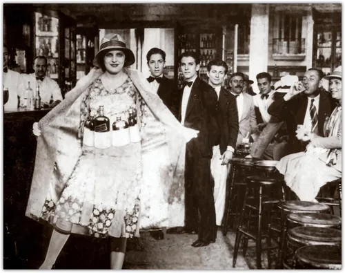 Vista 10 de Lone Star Art Sneaking It In Funny Scene: 11x14 Framed Poster - Vintage Retro Photo - Speakeasy & Bootleggers - Prohibition Era Bar Photo, Antique